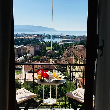 Ca Leon 招待所 3*